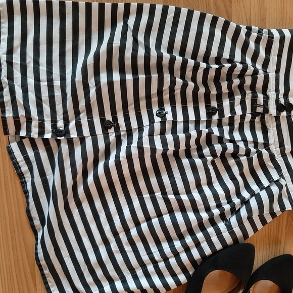 Button down A-Line Skirt - Picture 3 of 3